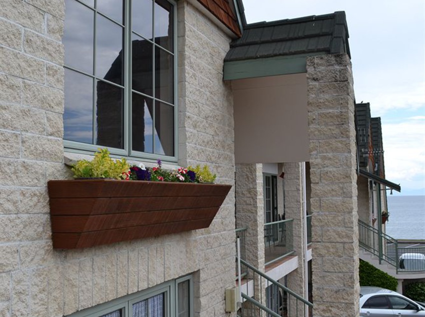 Colonial Lodge Motel 10