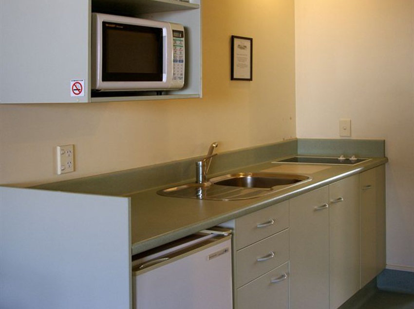 Colonial Lodge Motel 20