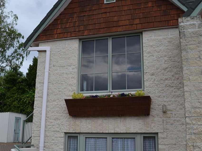 Colonial Lodge Motel 4