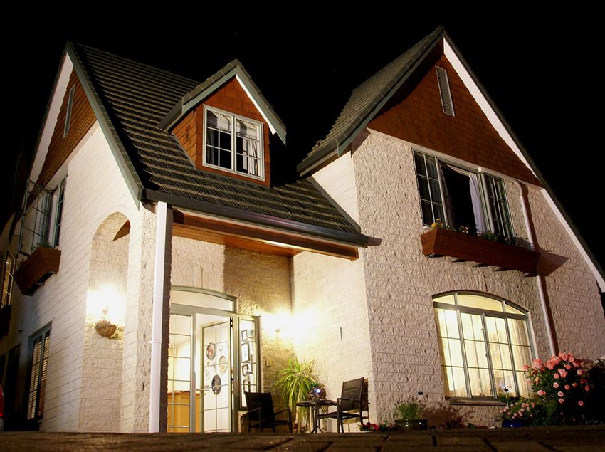 Colonial Lodge Motel 7