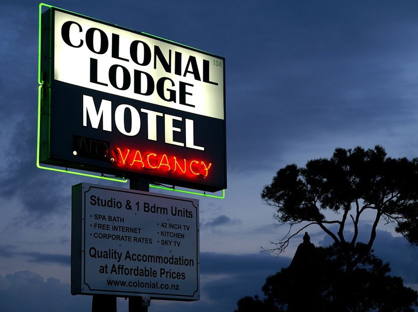 Colonial Lodge Motel 8