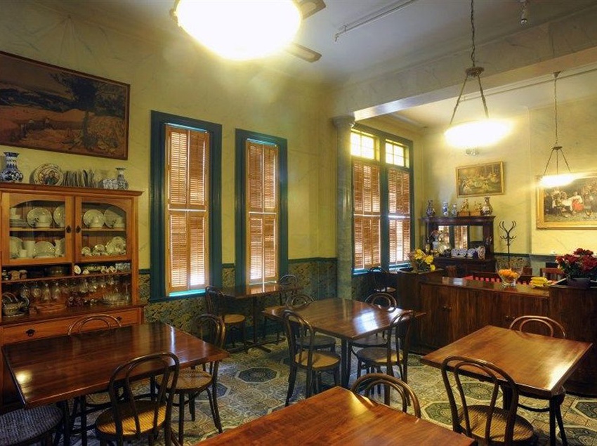 Victoria Railway Hotel & Gerrard's Restaurant 1