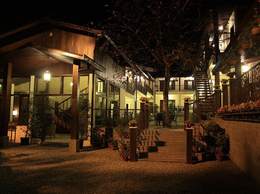 Hotel The Earl's Court Nainital Uttarakhand