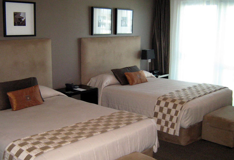 Hotel On Devonport 20