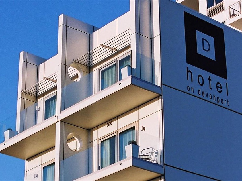 Hotel On Devonport 5