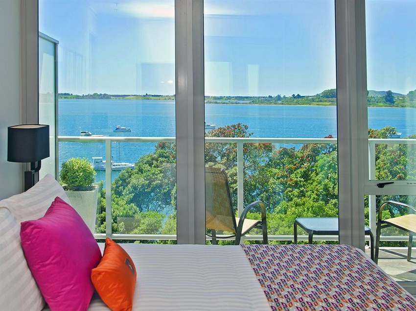 Hotel On Devonport 7