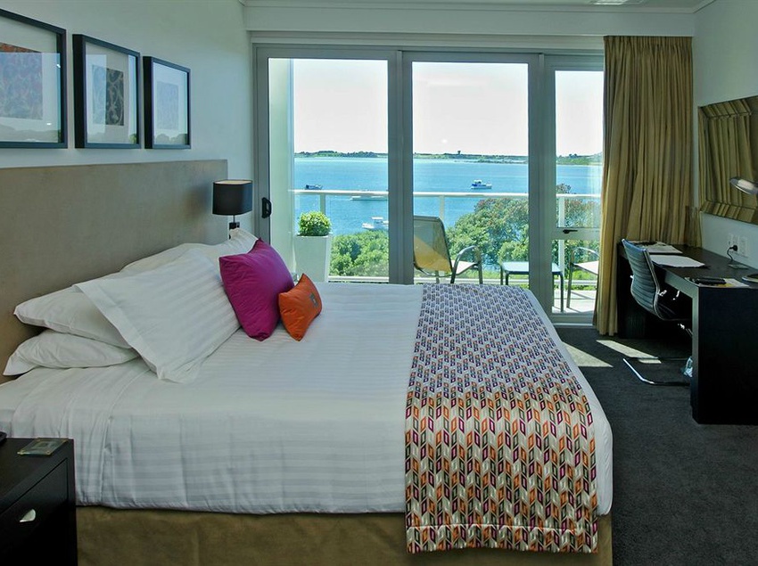 Hotel On Devonport 8