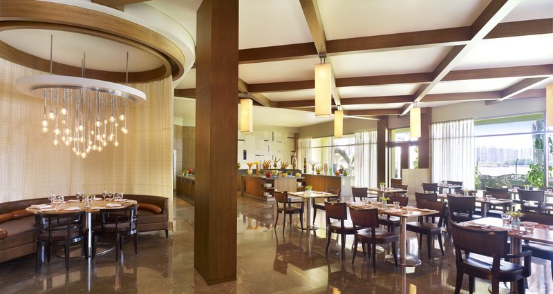 Hotel The Gateway Athwa Lines Surat 11