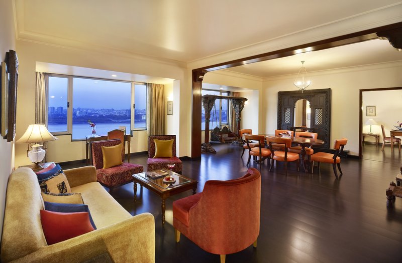 Hotel The Gateway Athwa Lines Surat 15