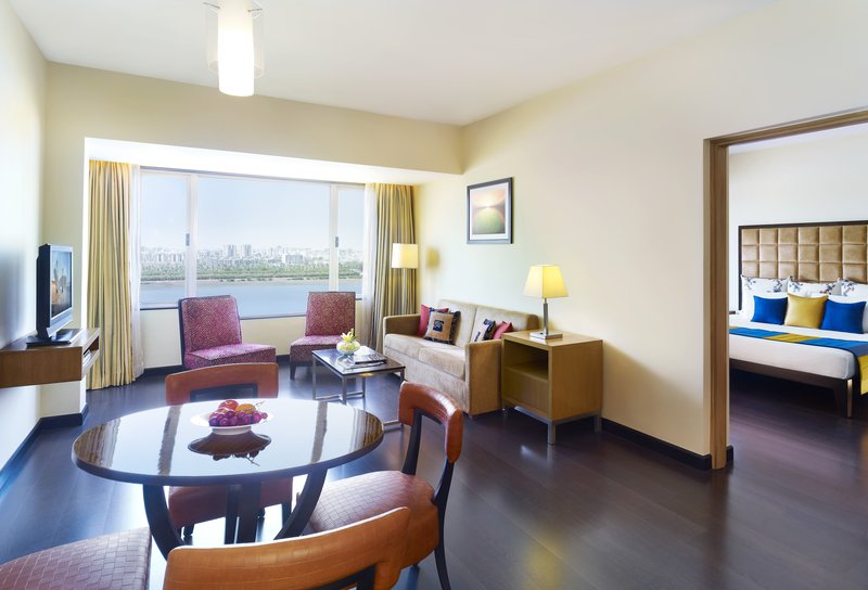 Hotel The Gateway Athwa Lines Surat 17