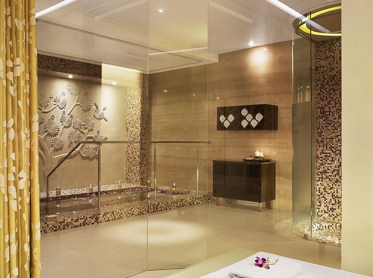 Hotel The Gateway Athwa Lines Surat 20