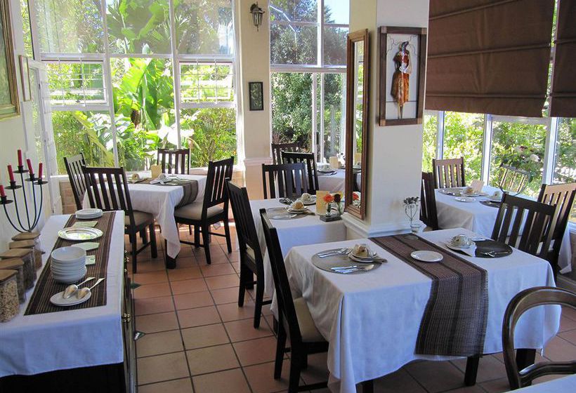 Pensión Carmichael Guesthouse 1