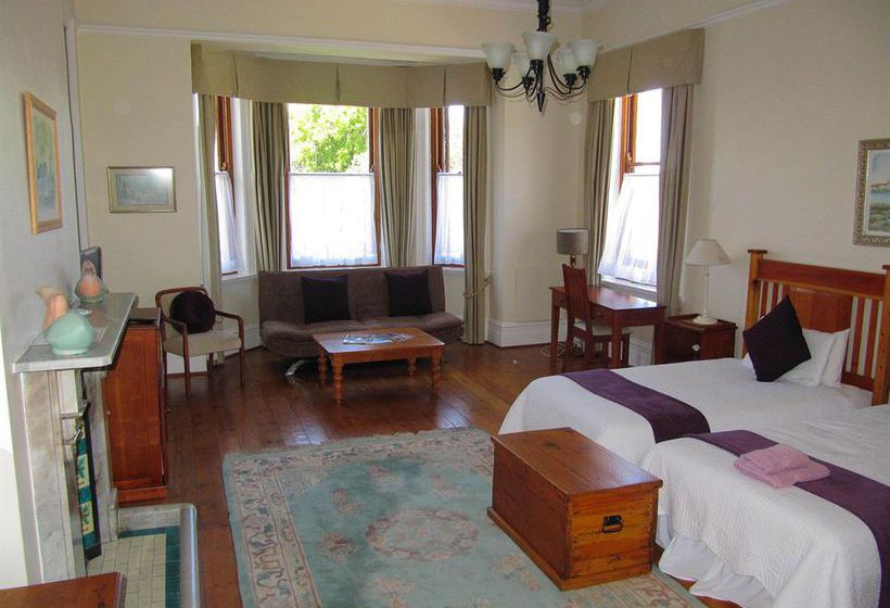 Pensión Carmichael Guesthouse 10