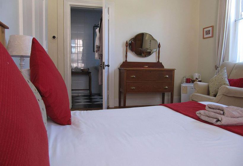 Pensión Carmichael Guesthouse 13