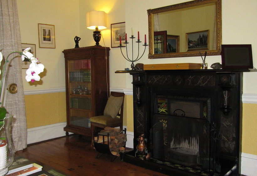 Pensión Carmichael Guesthouse 16