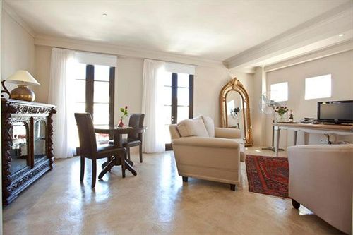 Hotel Rouge On Rose Boutique 8