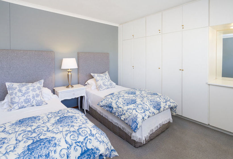 Hotel Life & Leisure 12