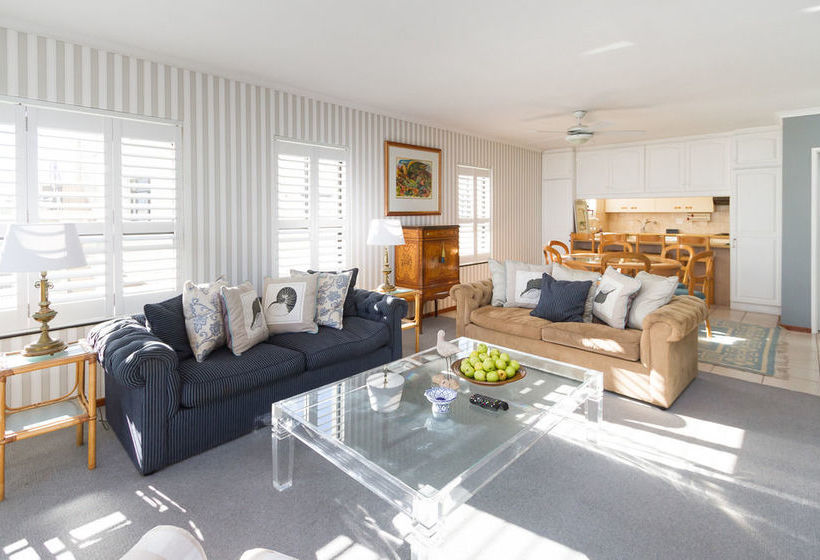 Hotel Life & Leisure 14