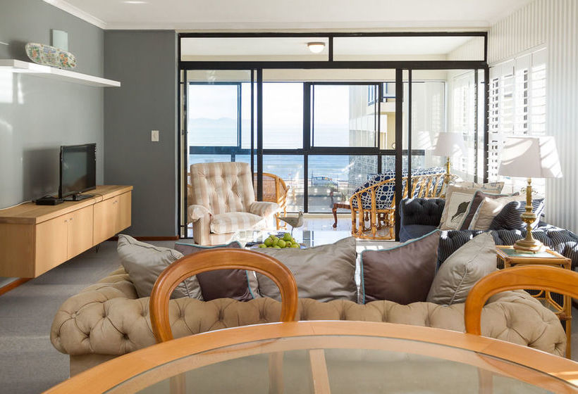 Hotel Life & Leisure 15