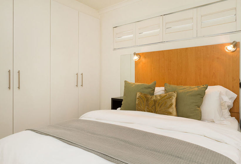 Hotel Life & Leisure 17