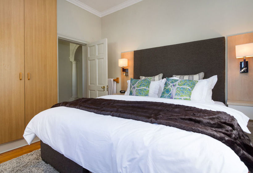 Hotel Life & Leisure 5