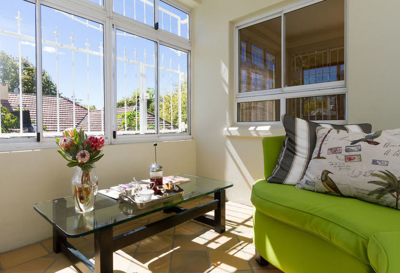 Hotel Life & Leisure 6