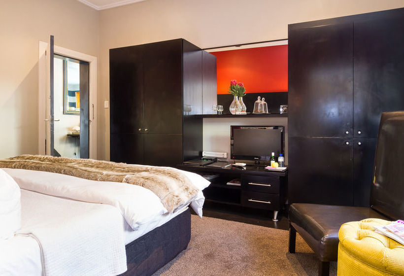 Hotel Life & Leisure 9