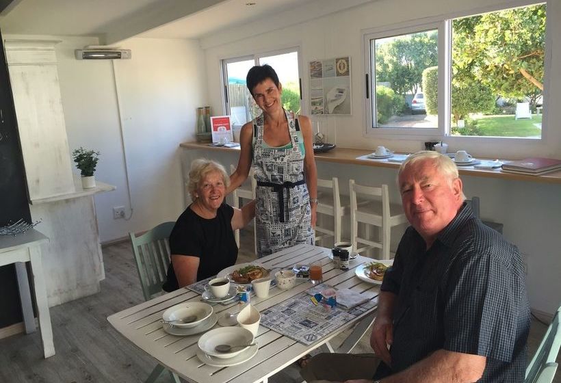 Pension Sixteen Guest House on Main 10