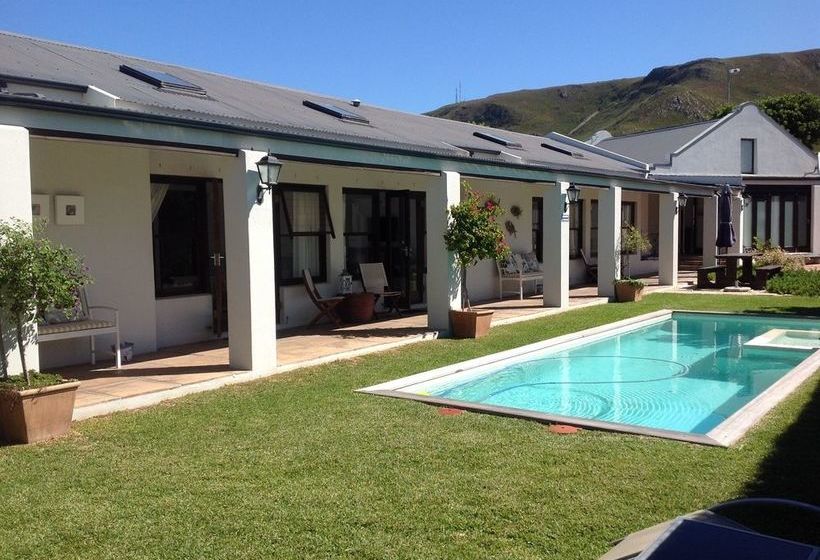 Pension Sixteen Guest House on Main 16