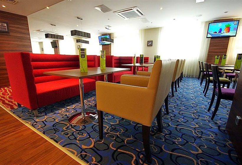 Hotel Hampton By Hilton Samara 4