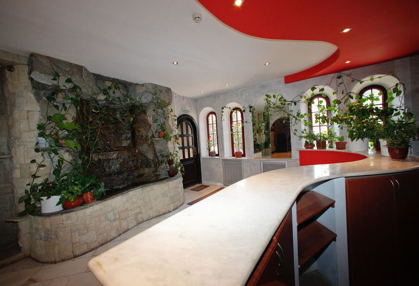 Hotel Ryan Johnson 12