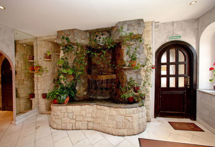 Hotel Ryan Johnson 13