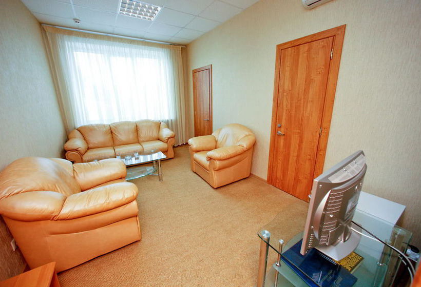 Hotel Ryan Johnson 14