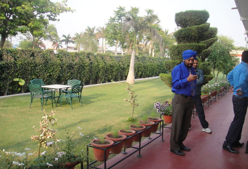 Hotel Aapno Ghar Resort