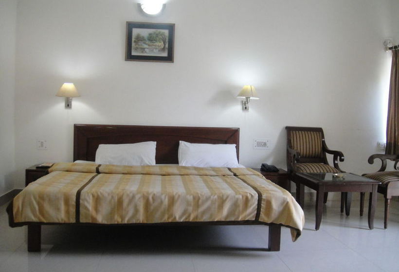 Hotel Aapno Ghar Resort 11