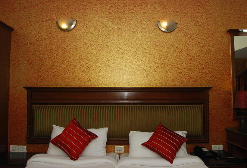 Hotel The Maple Leaf