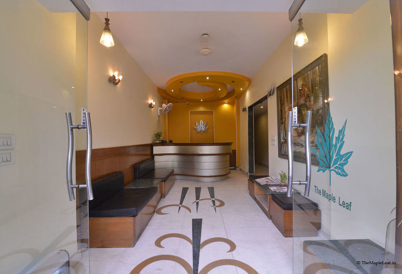 Hotel The Maple Leaf 3