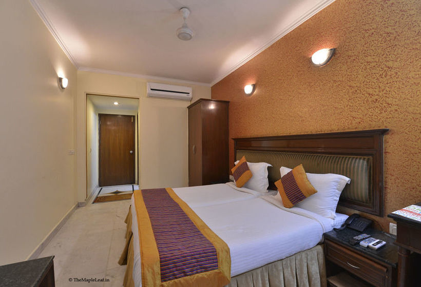 Hotel The Maple Leaf 7