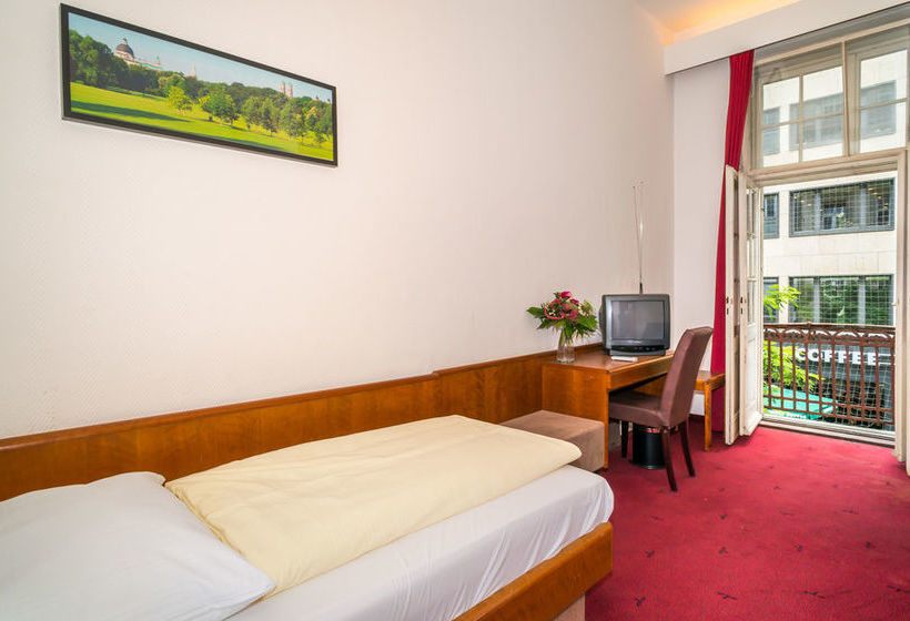 Smart Stay Hotel Station 10