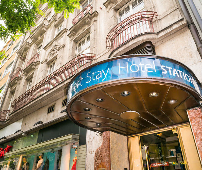 Smart Stay Hotel Station 7