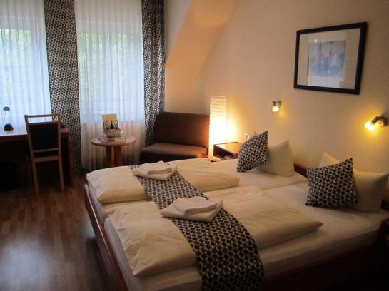 Landhotel-restaurant Elkemann 1