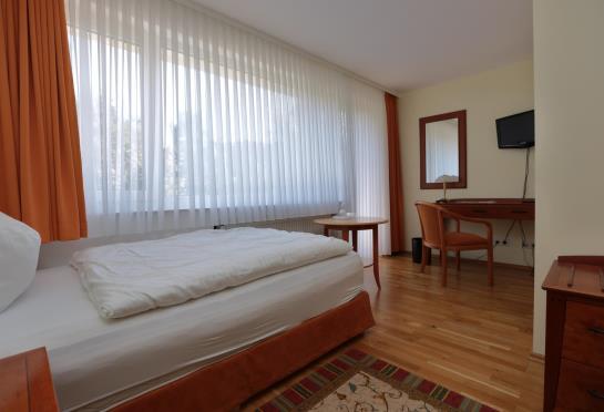 Ahrhotelrestaurant Am Rossberg 6