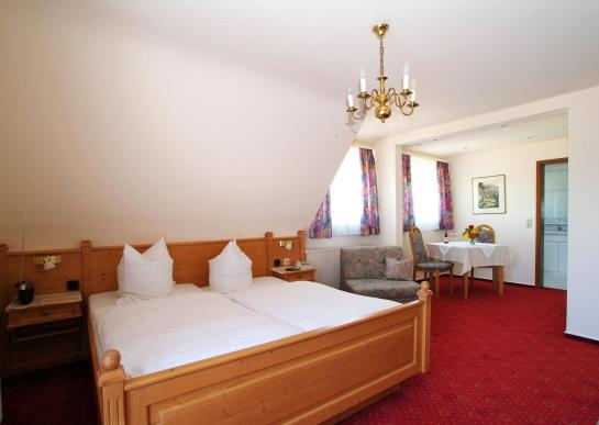 Bed & Breakfast Pension Am Weinberg Heidi Spinner 1