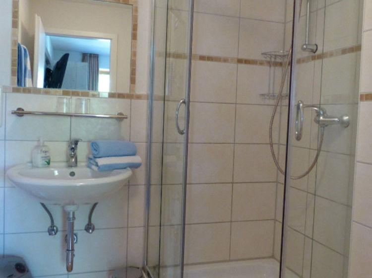 Amadeus Hotel & Cafe 3