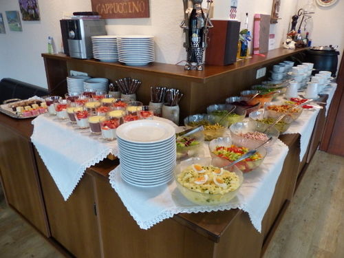 Amadeus Hotel & Cafe 6