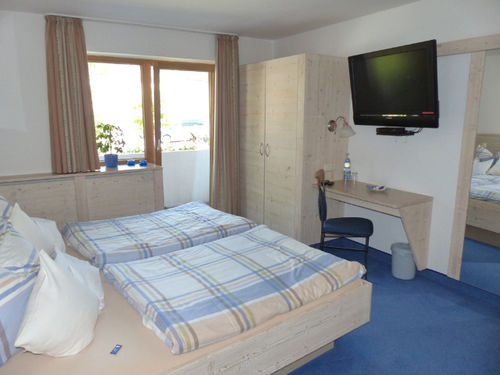 Amadeus Hotel & Cafe 7