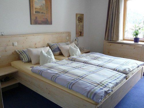 Amadeus Hotel & Cafe 9