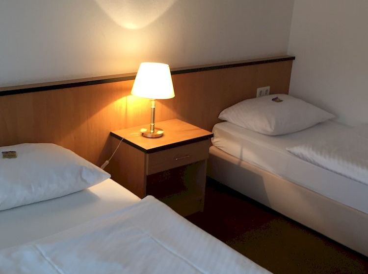 Hotel Airport Stetten 4