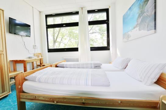 Aqua Hotel & Hostel 6