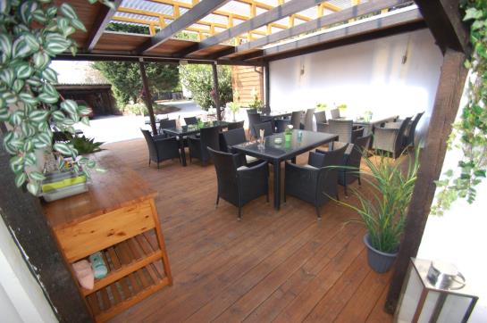 Hotel & Restaurant Decker 3